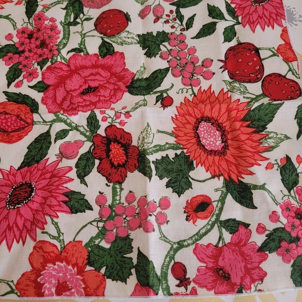 Cloth Napkins Set Of 3 Vibrant Reds Dark Green Linen Blend Fabric 16x16 Quality